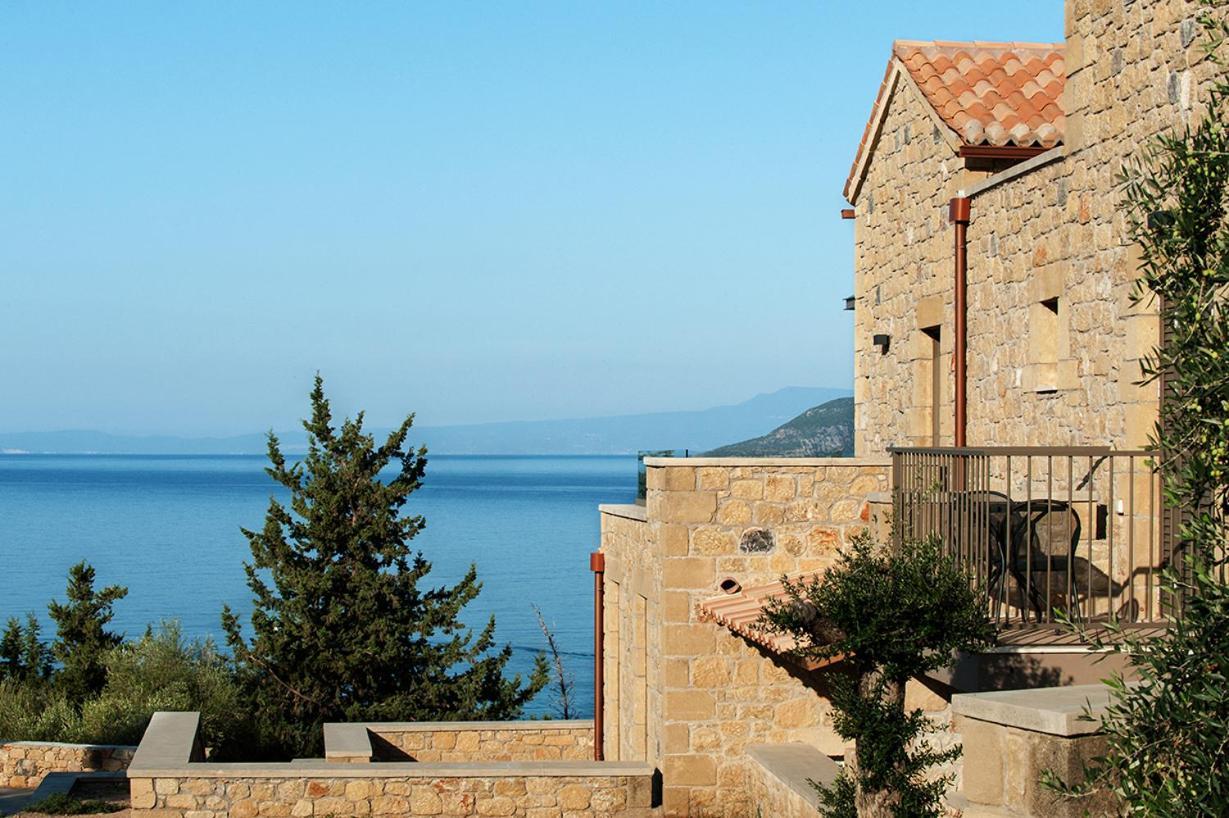 Diapori Suites Hotel Kardamyli Oda fotoğraf