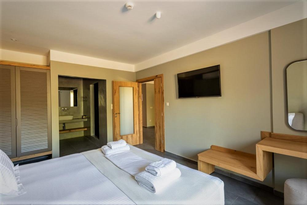 Diapori Suites Hotel Kardamyli Dış mekan fotoğraf