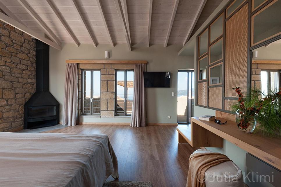 Diapori Suites Hotel Kardamyli Oda fotoğraf