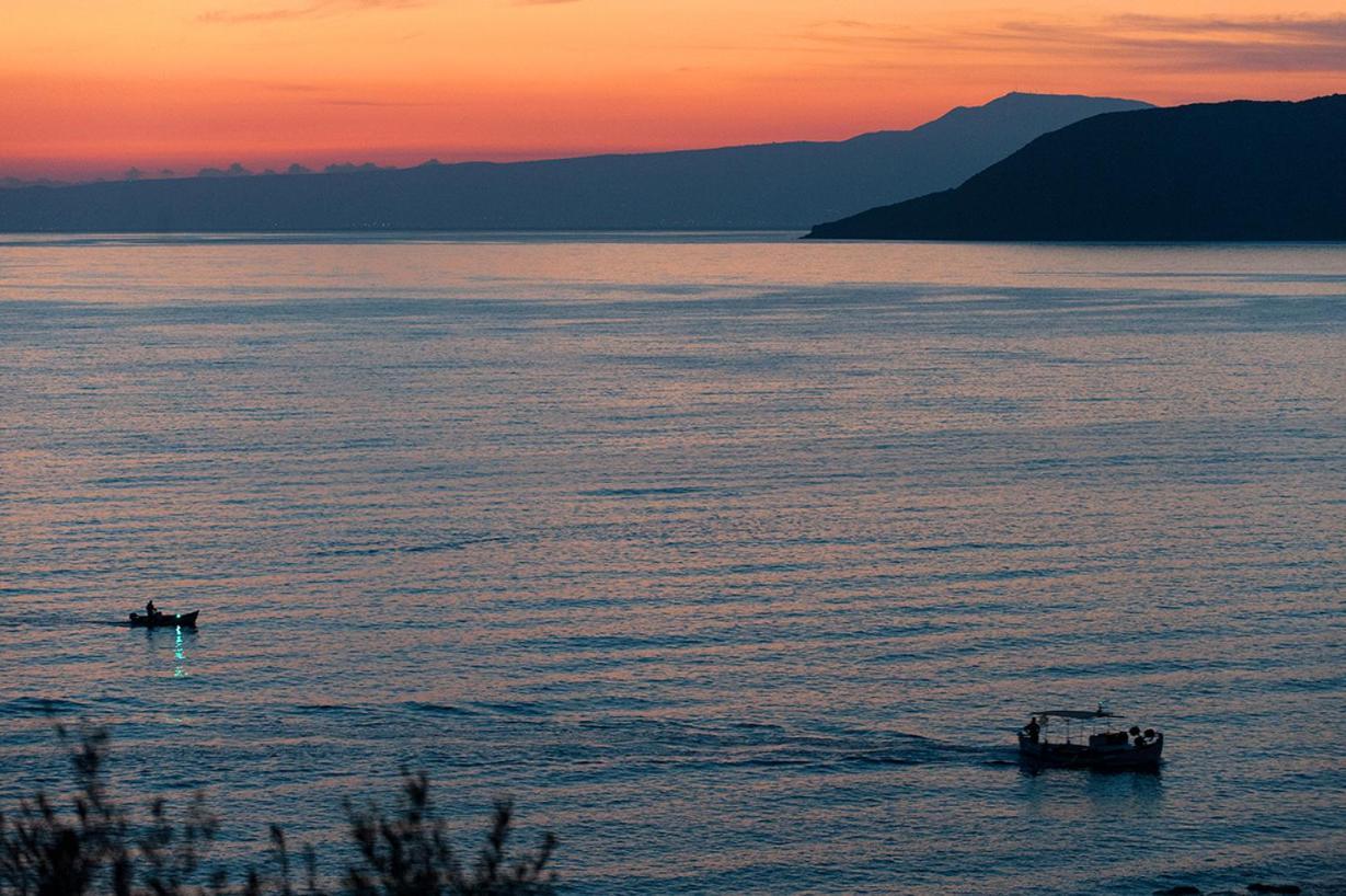 Diapori Suites Hotel Kardamyli Dış mekan fotoğraf